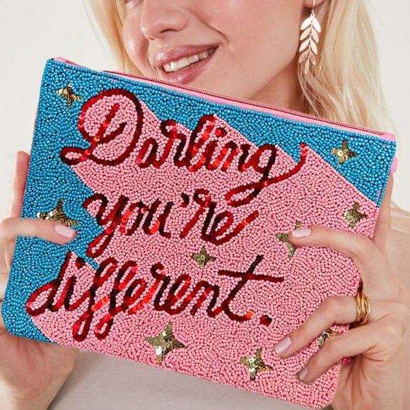 NEW Large Darling You're Different Crossbody Chain Clutch Handbag Seed Bead Bag - Picture 2 of 3